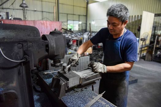 how to choose a metal stamping part - Tolerance, Surface Finish, and Secondary Operations