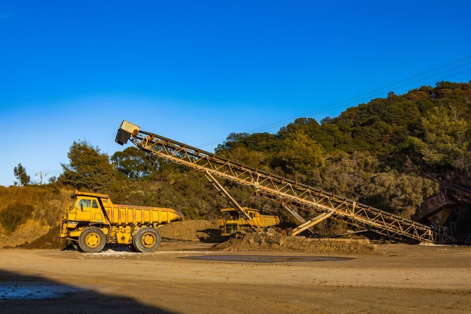 How to Choose a Roller Conveyor: Load, Roller and Drive Gates First