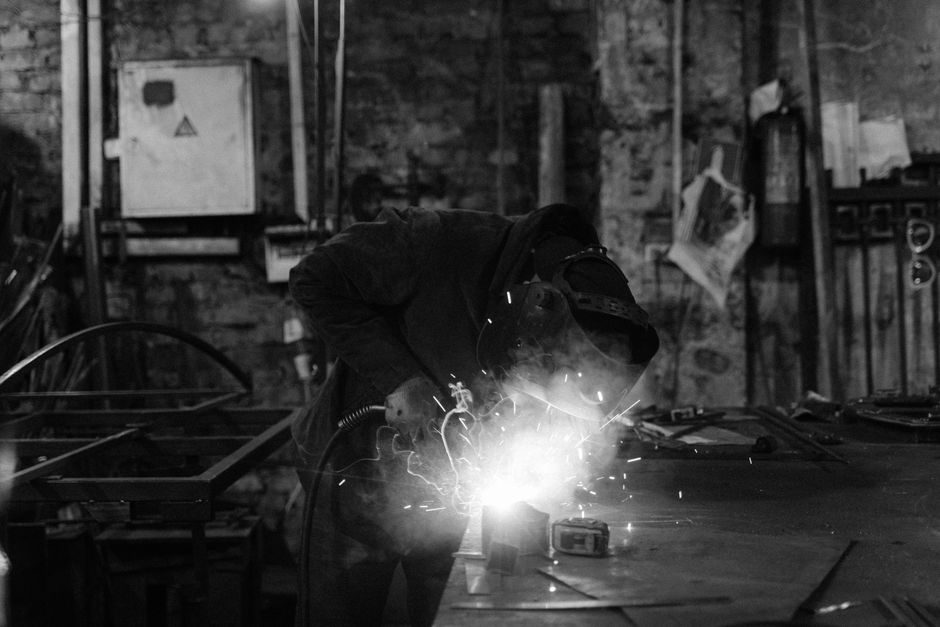 How to Choose a Spot Welding Machine: KVA, Current Type, and Material Fit