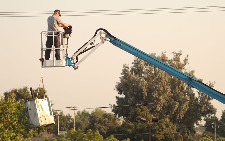 How to Choose an Order Picker: Lift, Capacity and Warehouse Spec Bands