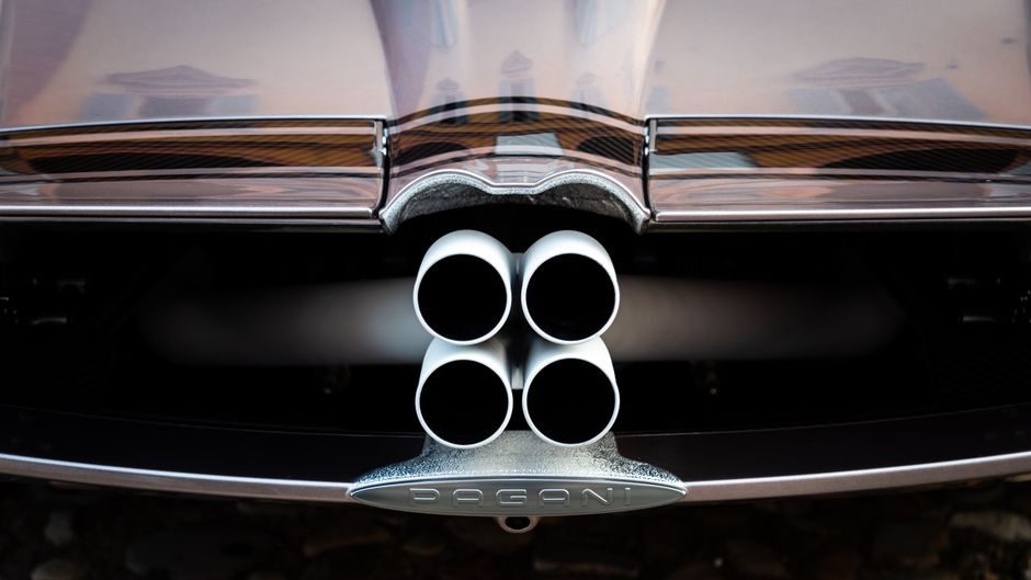 How to Choose Carbon Fiber: Tow, Weave, Resin, Modulus