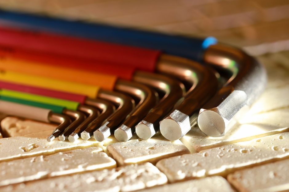 How to Choose Tool & Die Steel: Grade Bands, Spec Gates and Sourcing Levers