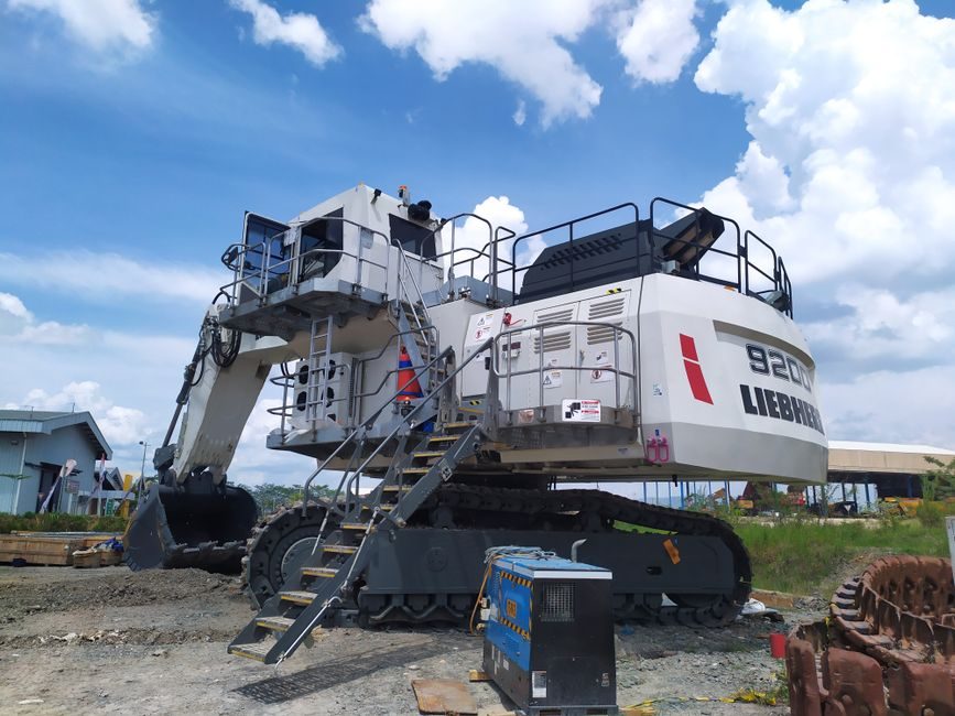 How to Select a Mining-Class Excavator: Weight, Bucket, and Truck Match