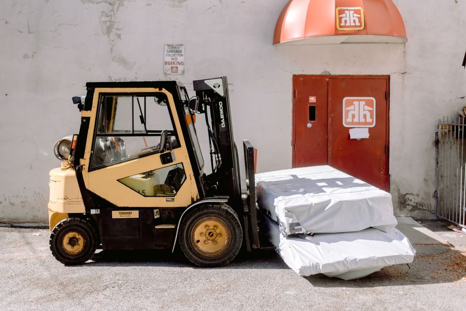 Hydraulic Lift Table Price 2026: Capacity, MOQ and Sourcing Spread