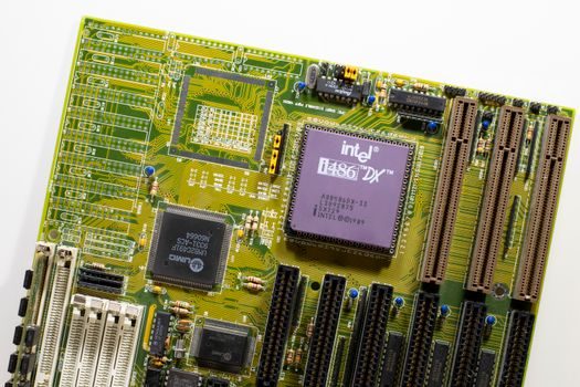 CPU suppliers and manufacturers list - Decision Criteria: Choosing Among x86, Embedded x86, ARM and PLC CPUs