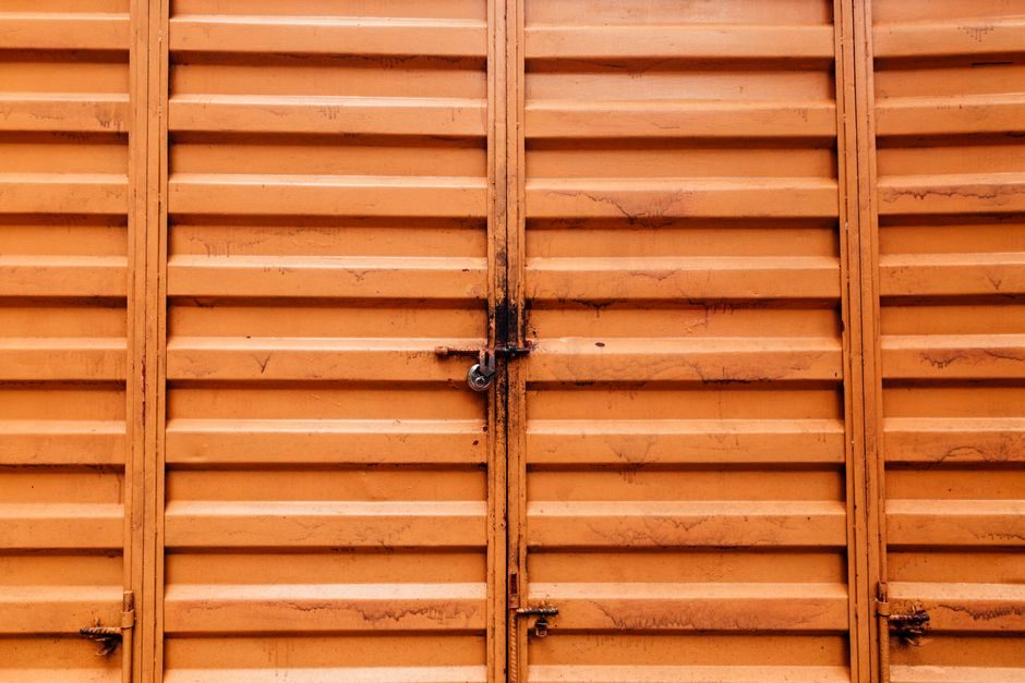 Industrial Hinge Price & Cost Guide: Material, Duty and Sourcing Logic