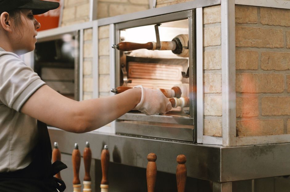 Industrial Oven Price & Cost Guide 2026: Heat Source, Chamber Class and TCO Levers