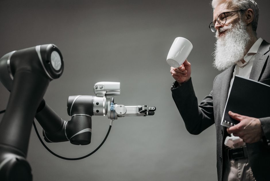 Industrial Robot Price Trend 2026: Where the Floor Sits and Where the Premium Holds