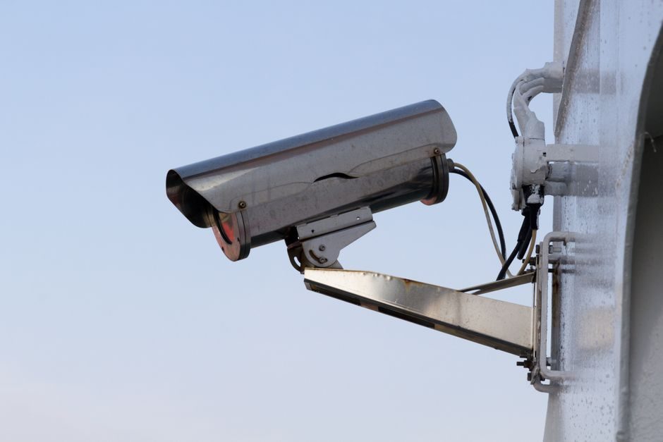 Industrial Surveillance Camera TCO: Cost Drivers, Lifecycle Spend Stack, and Selection Map