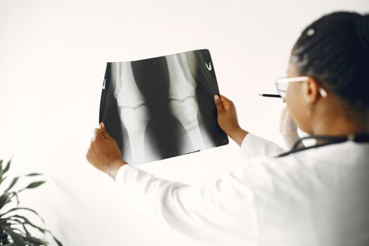 Industrial X-Ray System price and cost guide - Comparison: System Types Against Four Buyer Criteria