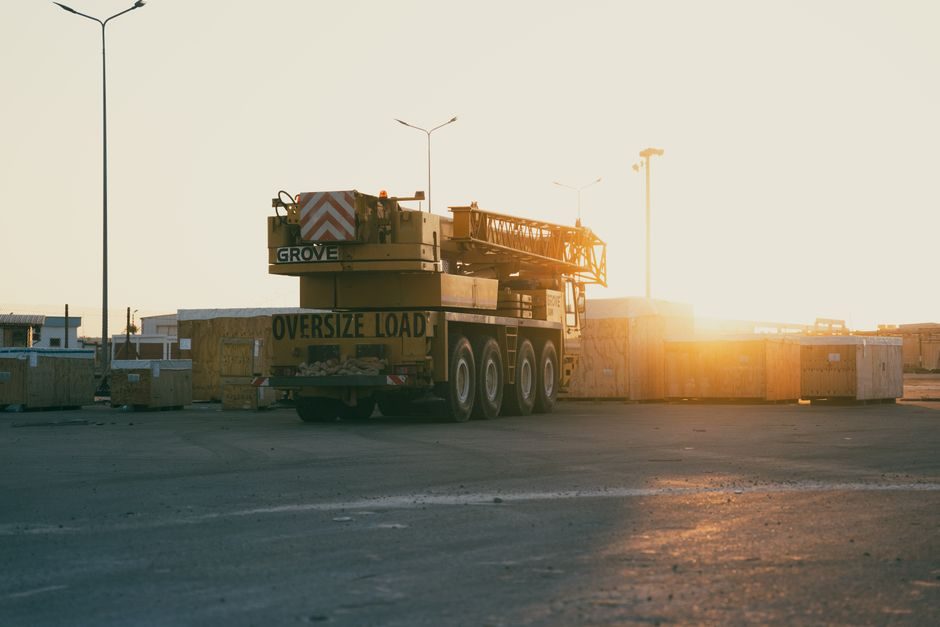 Jib Crane vs Truck-Mounted Crane: Spec-First Selection Map