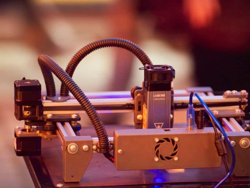 Laser Displacement Sensor Selection: Principle, Range, and Accuracy Map