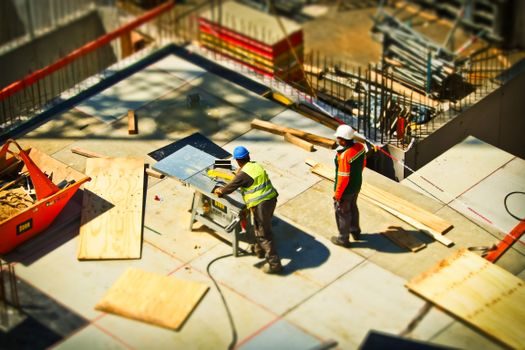 Laser Screed advantages and disadvantages - Operating Requirements and Crew Composition