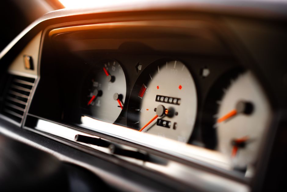 LCR Meter Buying Guide 2026: Frequency, Accuracy, and Use-Case Matchup
