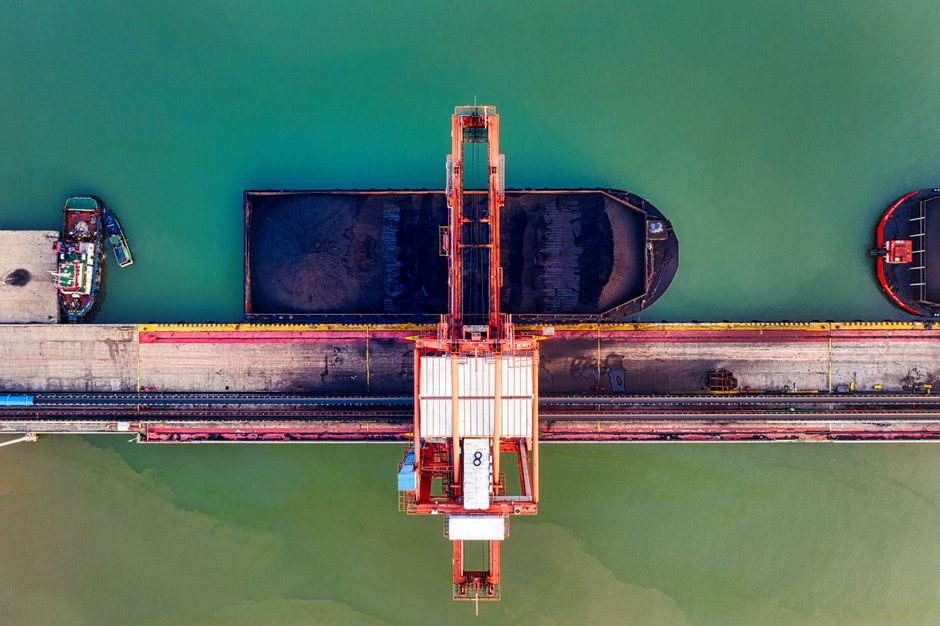 Lithium carbonate 2026: from oversupply to supply crisis, price bands, and sourcing risk