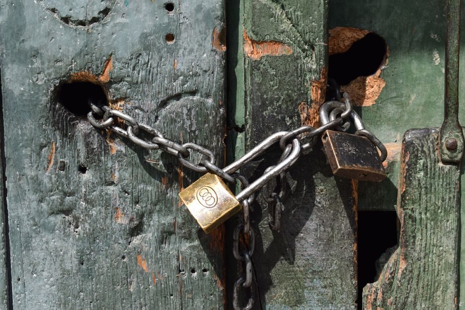 Lock Nut Selection Guide: Thread, Material and Locking Mechanism