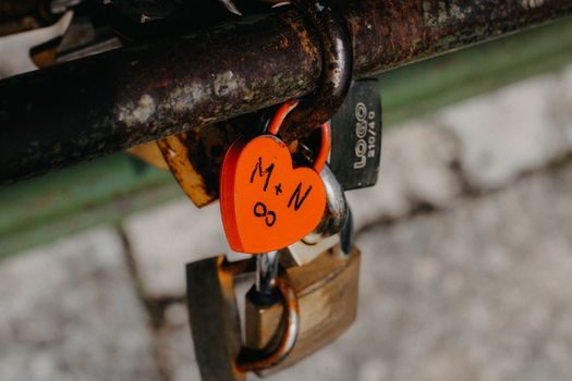 Locking Assembly vs Shaft Key - Sourcing and Lead-Time Signals (June 2026)