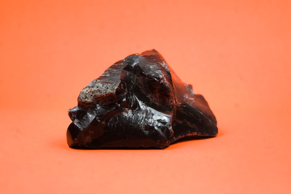 Manganese Ore 2026: Grade Spread, Steel Anchor, and Battery-Grade Premium