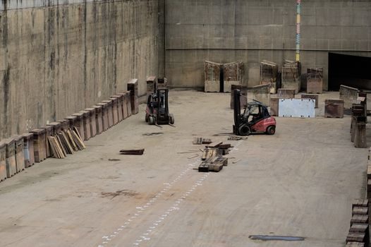 Manual Pallet Jack installation guide - Operator Sign-Off and Daily Pre-Shift Check