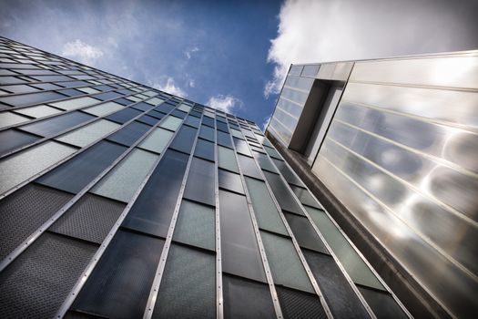 Metal Curtain Wall Panel advantages and disadvantages - Where metal panels lose: cost, thermal, and acoustic limits