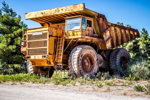 Mining Dump Truck suppliers and manufacturers - Use-case fit and sourcing logic by buyer type