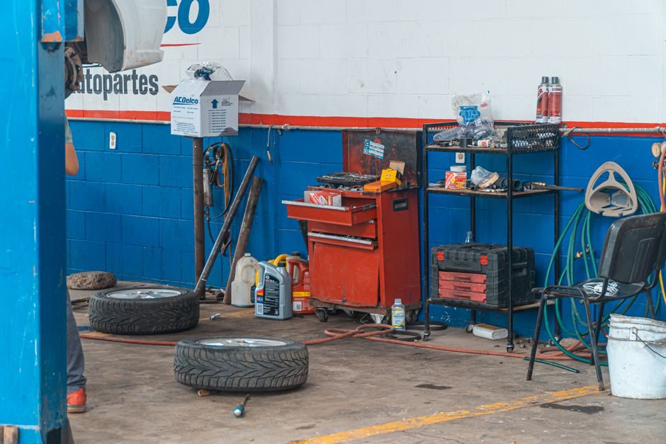 Oil Seal vs Bellows Seal: Spare Availability and Stocking Strategy