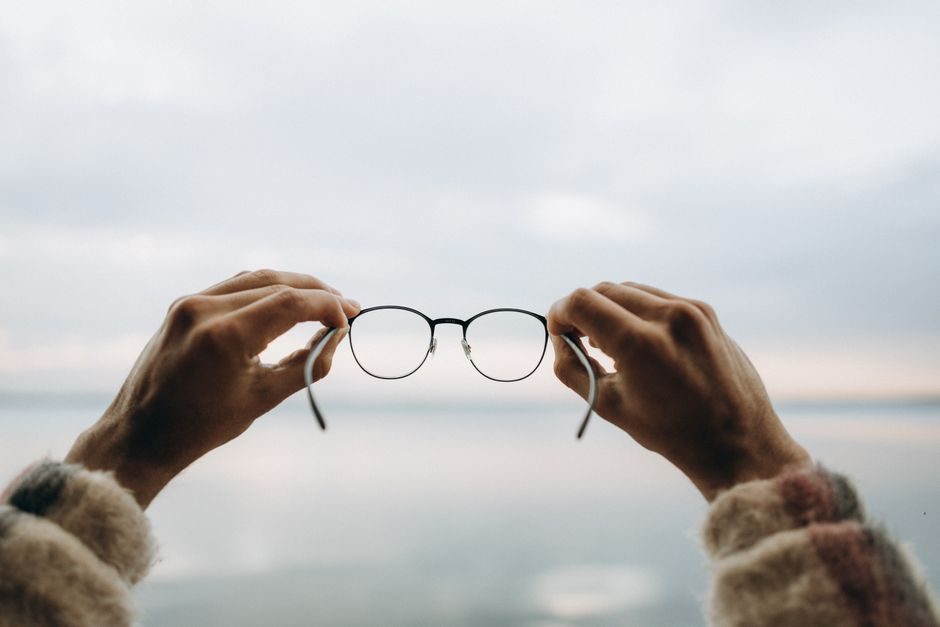 Optical Glass 2026 Price & Cost Guide: Grades, FOB Bands and Sourcing Levers