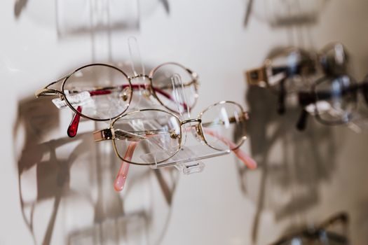 Optical Glass total cost of ownership analysis - Limitations and failure modes that move TCO