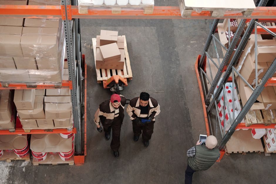 Pallet Jack Suppliers 2026: China Cluster, Price Bands, and Spec Gates
