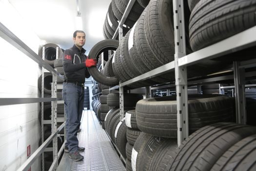 how to choose a Pallet Rack - New vs Used, Lead Times and Channel Inventory