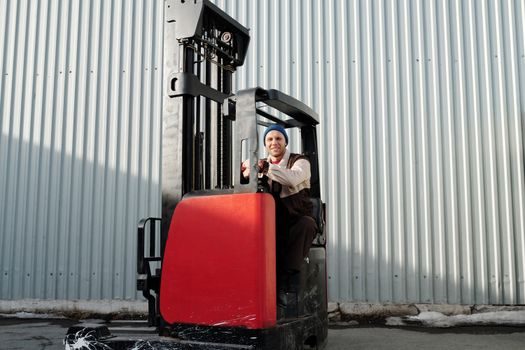 Pallet Stacker sizing and selection guide - Operator Class, Ergonomics and Safety Stack