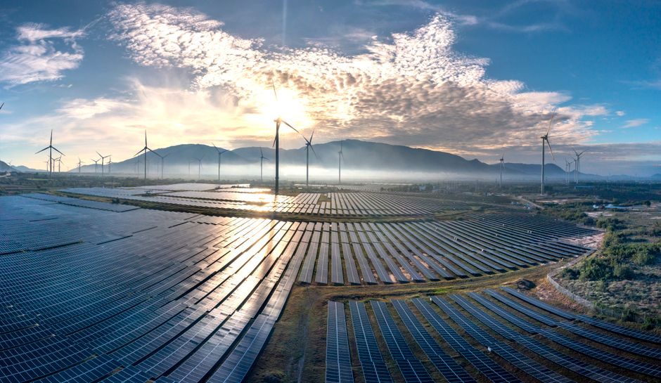 Photovoltaic Industry 4.0 Adoption: AI Vision, Laser Cutting, Robotic Layup