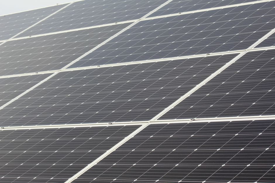 Photovoltaic OEM vs ODM Manufacturing: Spec-First Decision Map