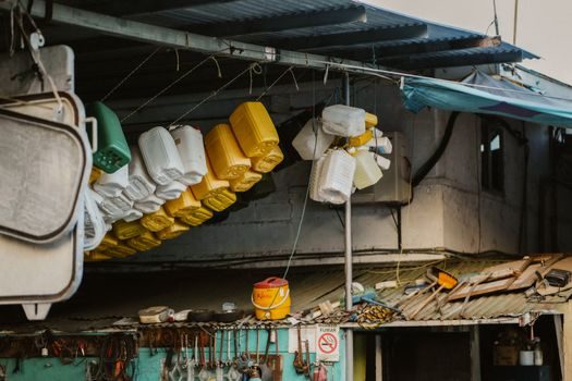 plastic container price and cost guide - Sourcing channels and platform mechanics