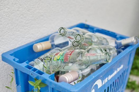plastic container selection guide - Comparison Matrix: HDPE IBC vs PP IBC vs PET Packaging vs PP Bin