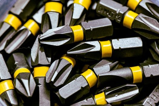 Pneumatic Nail Gun vs Air Pick - Fastener Type vs Bit Type: The Consumable Decision
