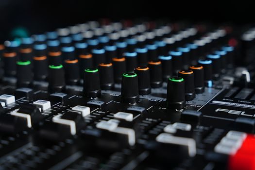 Power Mixer price and cost guide - Who Power Mixers Are For, and Who Should Not Buy