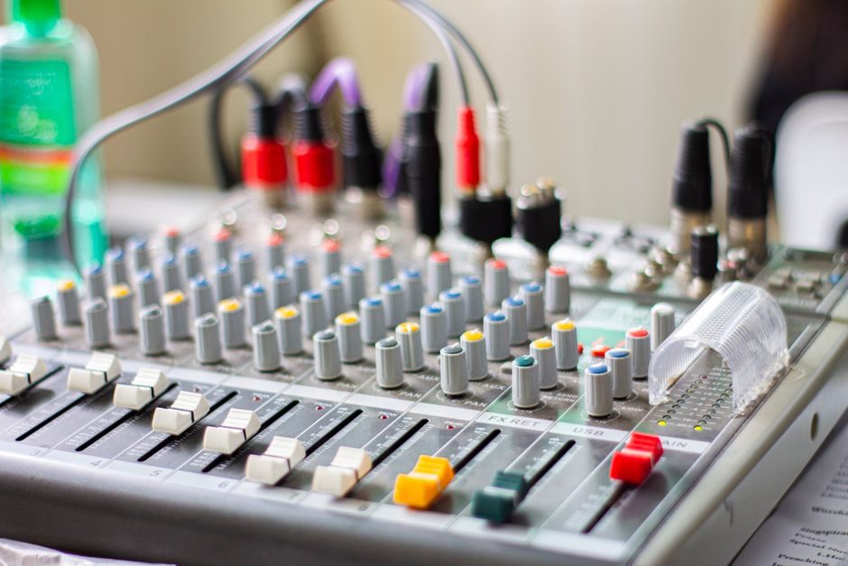 Power Mixer Selection: Four Spec Gates That Decide Before Brand
