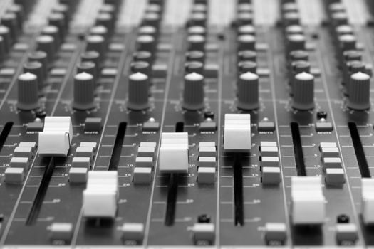 Power Mixer types and classifications - Standards, Sourcing Signals and 2026 OEM Defaults