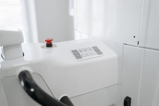 Pushbutton & Pilot Light vs Emergency Stop Button - Comparison Table: Pushbutton / Pilot Light vs Emergency Stop