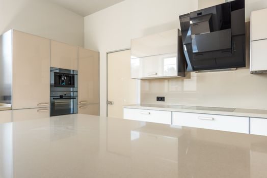 Quartz Material buying guide 2026 - Engineered quartz countertops: the architectural lane
