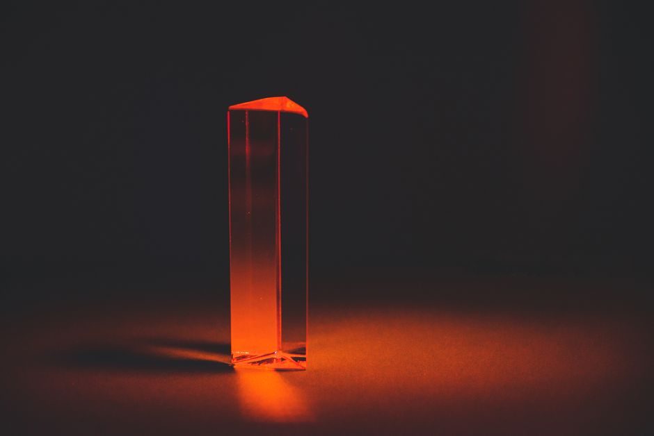 Quartz vs Optical Glass: 2026 Spec Cut for Engineers and Buyers