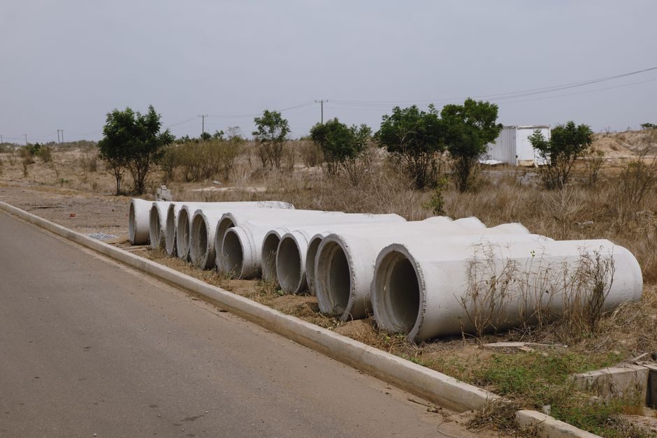 Ready-Mix Concrete Installation: Order, Pour, Finish Specs