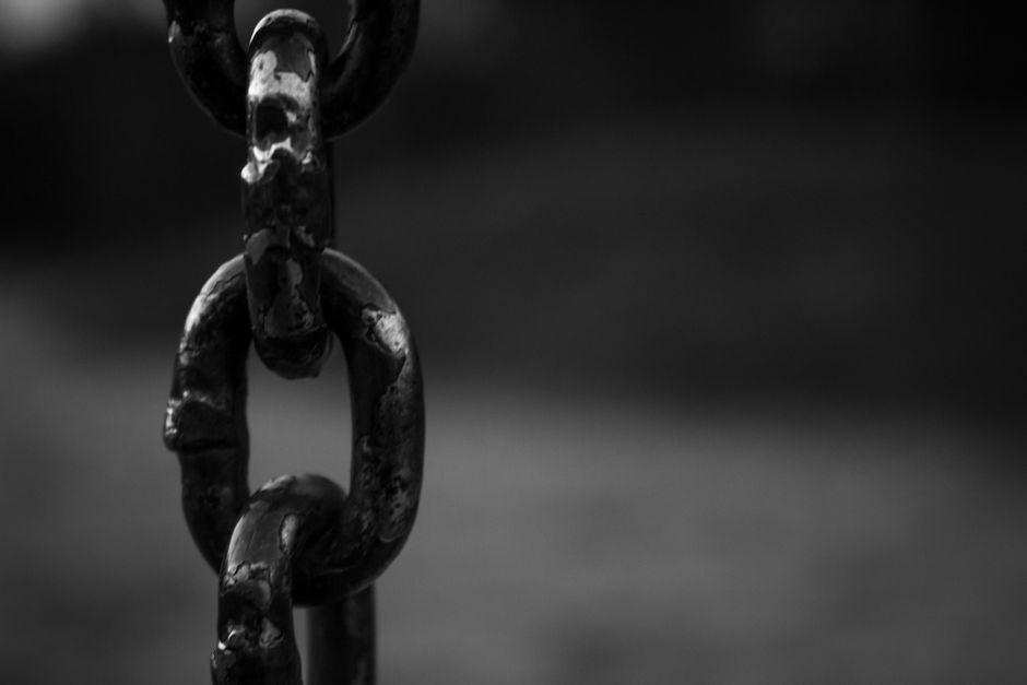 Roller Chain Pros and Cons: Spec-Driven Selection Map for Industrial Drives