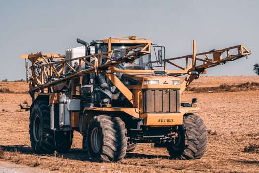 Roller Chain types and classifications - Specialty Families: Oilfield, Agricultural, Conveyor, Self-Lube