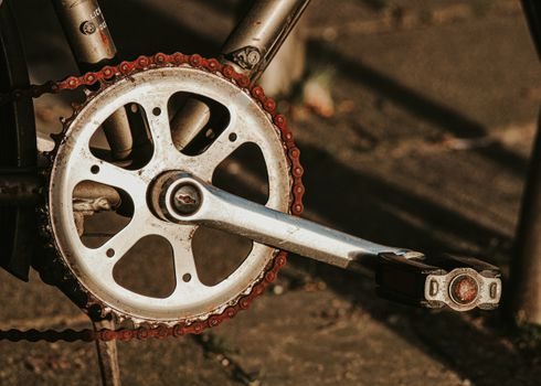 Roller Chain vs Timing Belt - Failure Modes and Limits Both Specs Must Respect