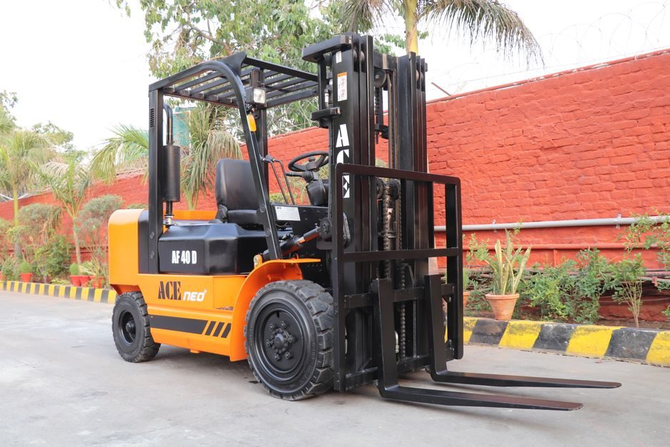 Rough Terrain Forklifts for Semiconductor Sites: Capacity Bands, Use-Case Fit and Sourcing