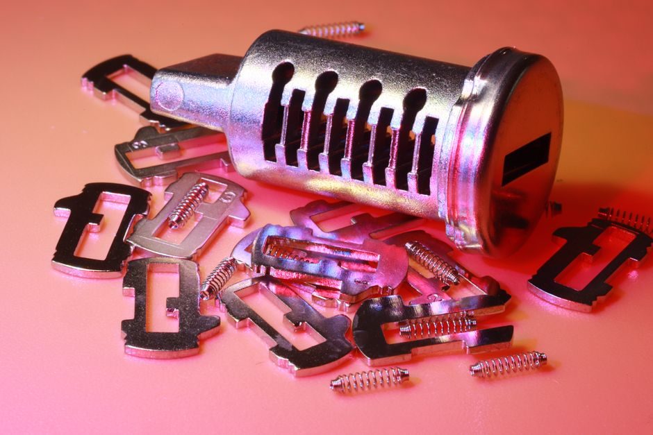Rubber Molded Part Selection: Elastomer, Process and Sourcing Criteria