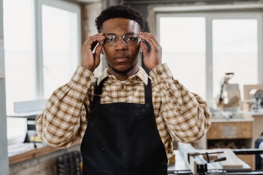 Safety Glasses vs Face Shield - Mechanical Specs That Decide the Buy