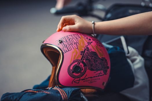 Safety Helmet selection criteria - Suspension Geometry, Weight and Chinstrap Fit